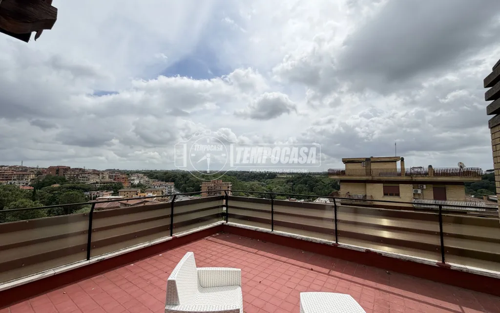 Terrasse - Attico with Perimeter Terrace in Rome