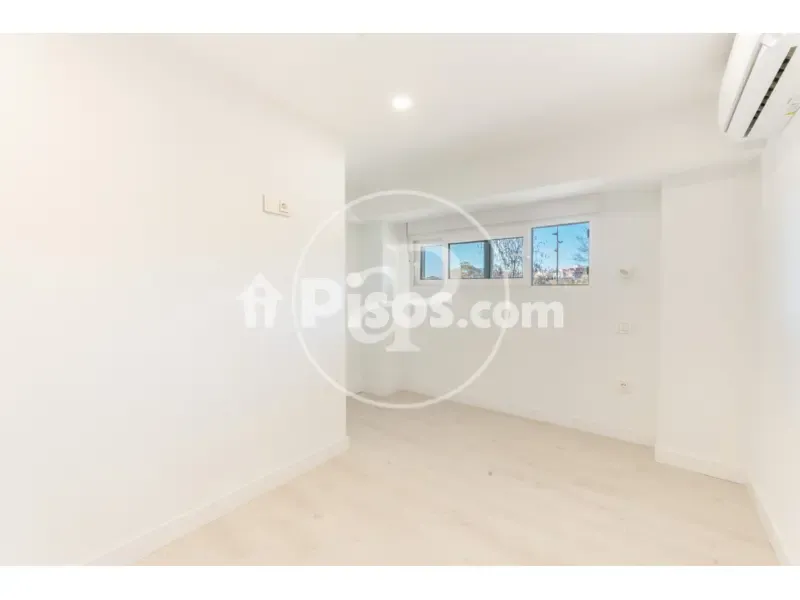 Stanze - Reformed Duplex with Pool in Arganzuela