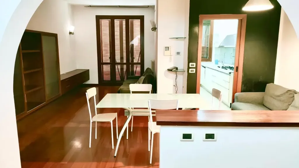 Salle à manger - Two-Level Apartment with Terrace in Cesena