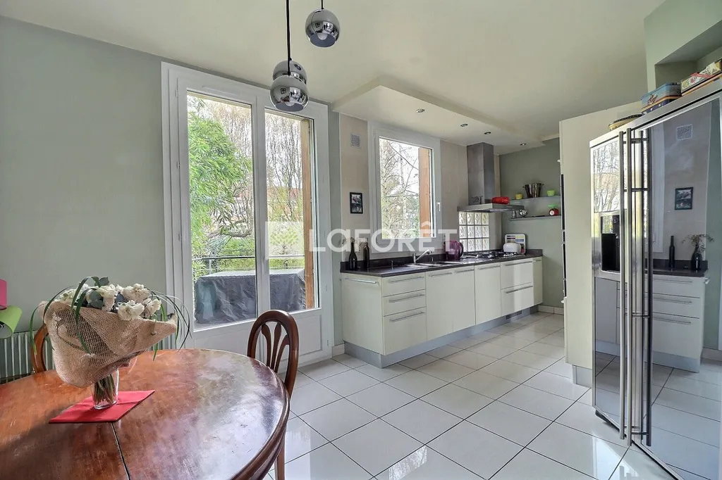 Cucina - House with Garden in Rueil Malmaison
