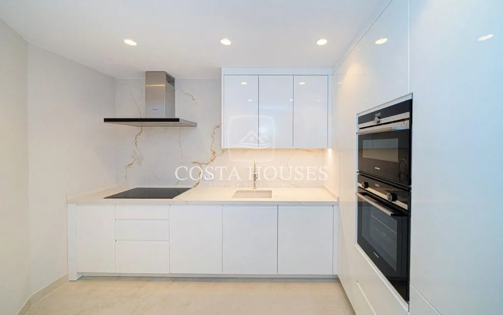 Kitchen - Luxury Penthouse with Sea View in Benidorm