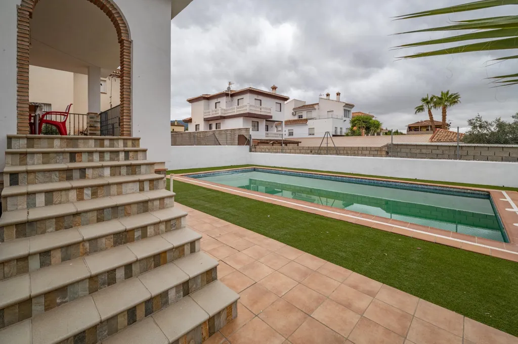 Bassein - Chalet with Pool and Terrace in Otura