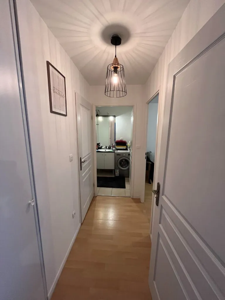 Esik - Modern Flat with Balcony in Beuvrages
