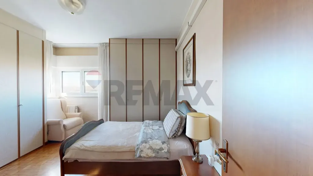 Chambres - Four-Bedroom Apartment with Balcony in Milan