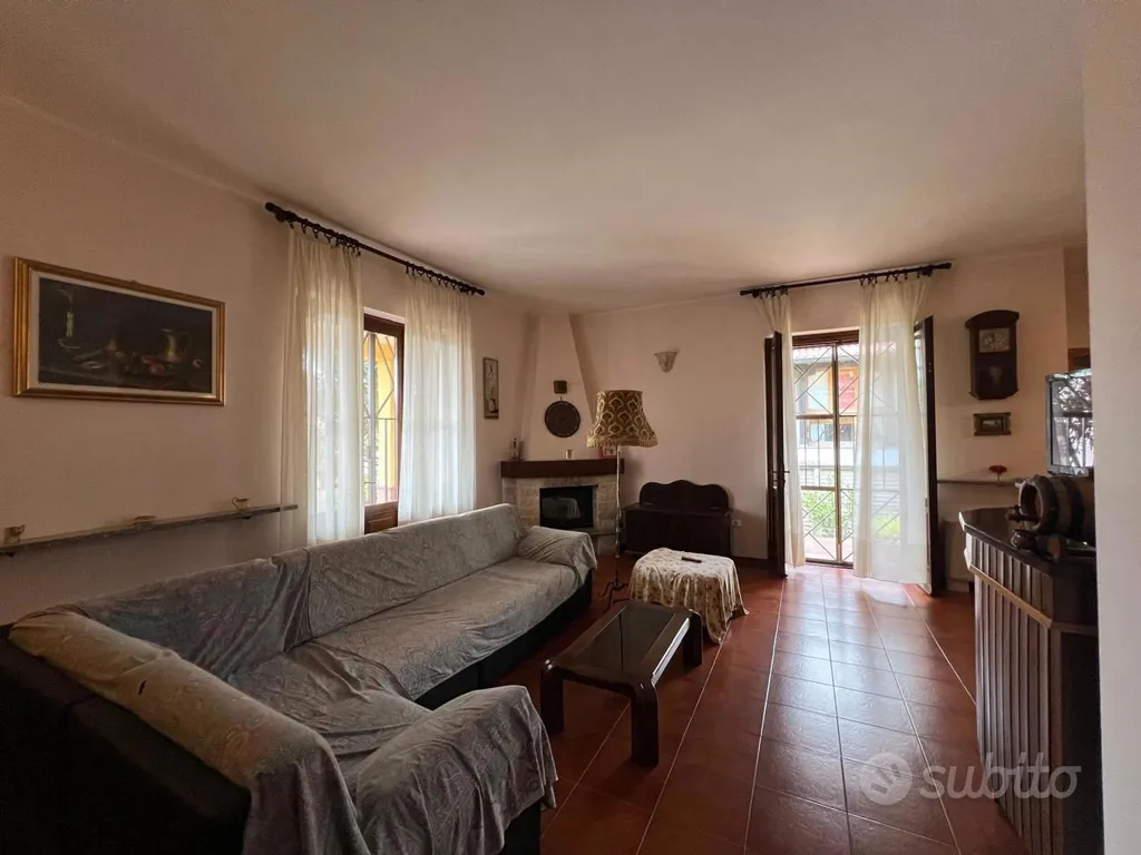 Living Room - Independent Villa with Garden in Mortara
