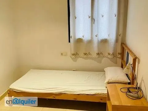 Bedrooms - Spacious Flat with Balcony in Rambla de Ferran, Lleida