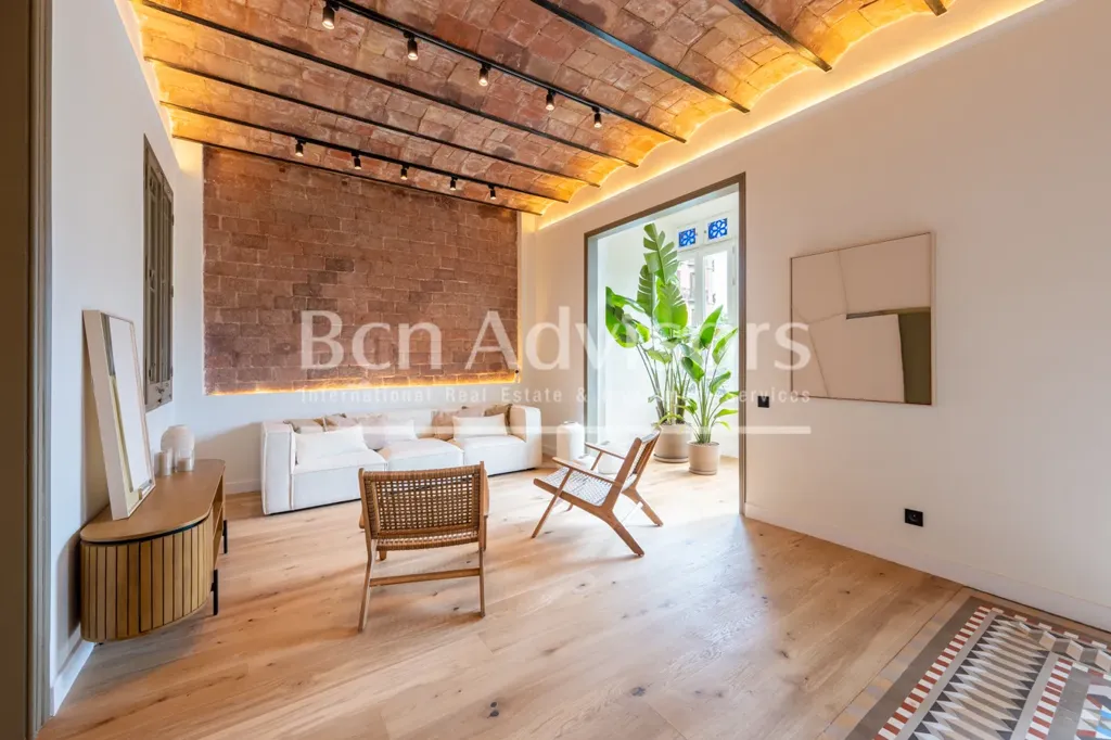 Elutuba - Refurbished Apartment with Original Features in Eixample
