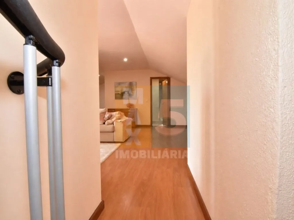 Esik - Luxury Duplex Flat with Garage in Odivelas