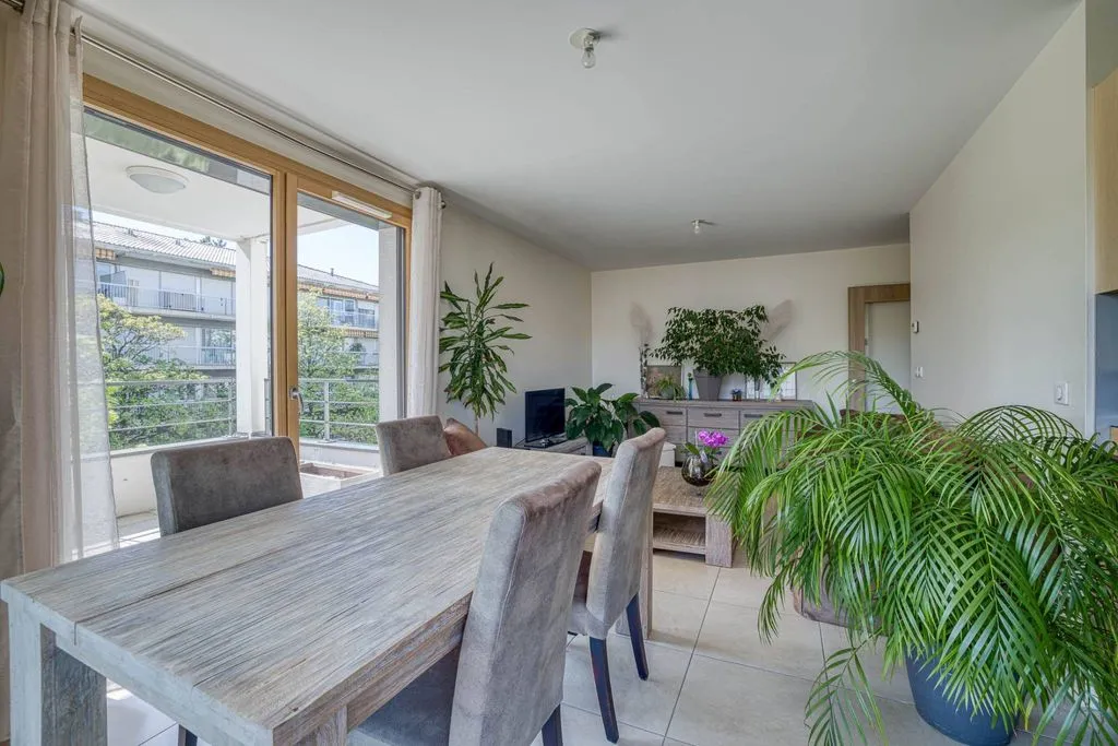 Söögituba - 1 Bedroom Apartment with Mountain View in Annecy