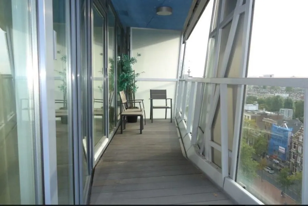 Balcon - 2-Bedroom Apartment with Balcony in Rotterdam Centre