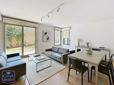 Soggiorno - 3-Bedroom Apartment with Garden in Bourges