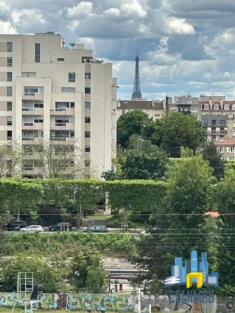 Modern Apartment with Balcony in Courbevoie