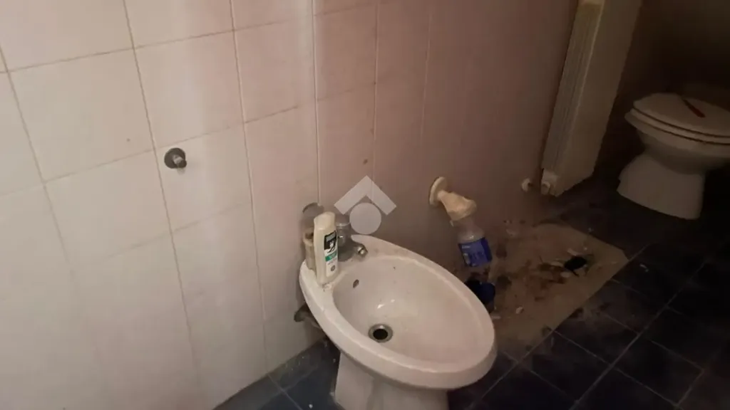Salles de bain - Attic Apartment with Terrace in Terni