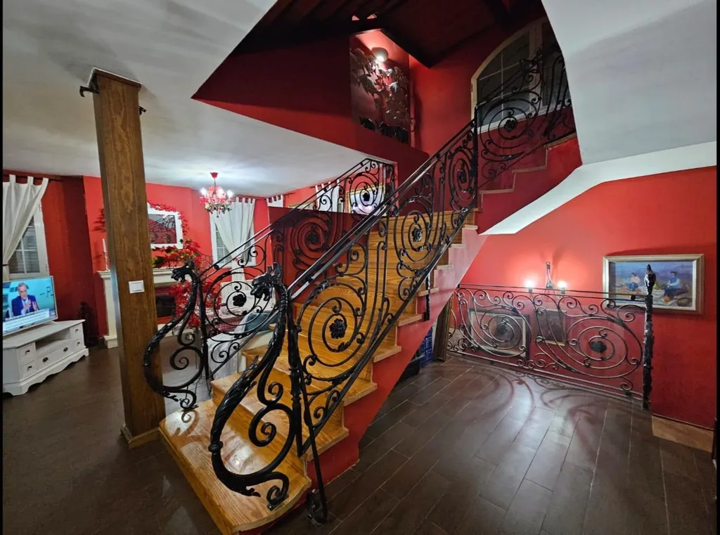 Rooms - Chalet with Pool in Sierra Norte, Madrid