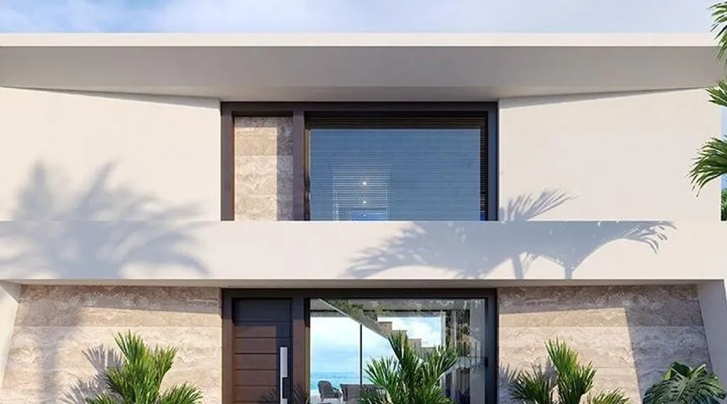 Villa with Pool in Estepona Centro