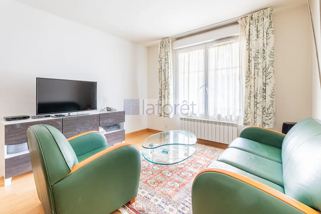 Elutuba - Bright 2-Bed Flat with Parking in Longjumeau