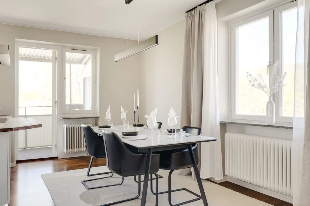 Dining Room - Corner Apartment with Park View in Norrköping