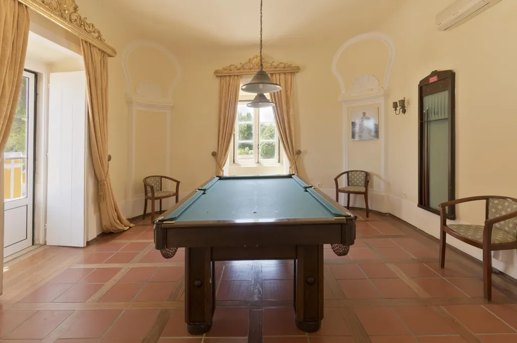 Toad - Farm with Antique Style Accommodations in Elvas