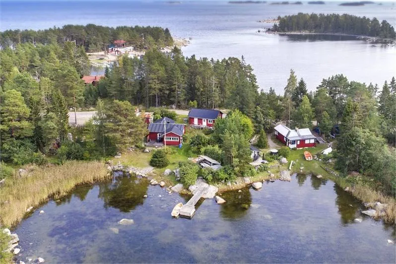 Õhuvaade - Villa with Private Pier near Olsvik Coast