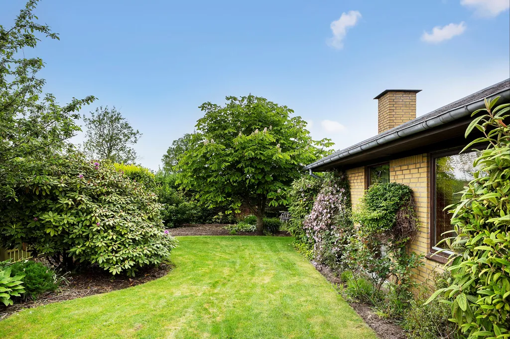 Giardino - Corner Villa with Garden in Toftlund
