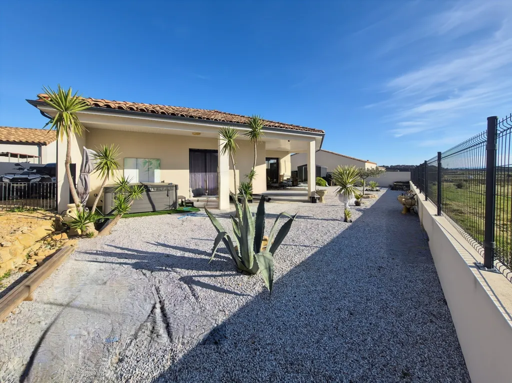 Aed - Modern Villa with Unobstructed View in Minervois