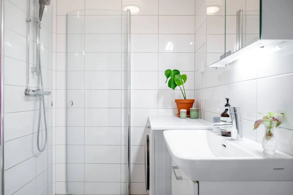 Vannitoad - Spacious Two-Bedroom with West Balcony in Stockholm