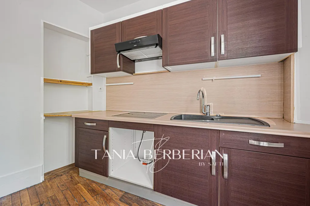 Cuisine - Appartement Traversant à Suresnes, Proche Hôpital Foch