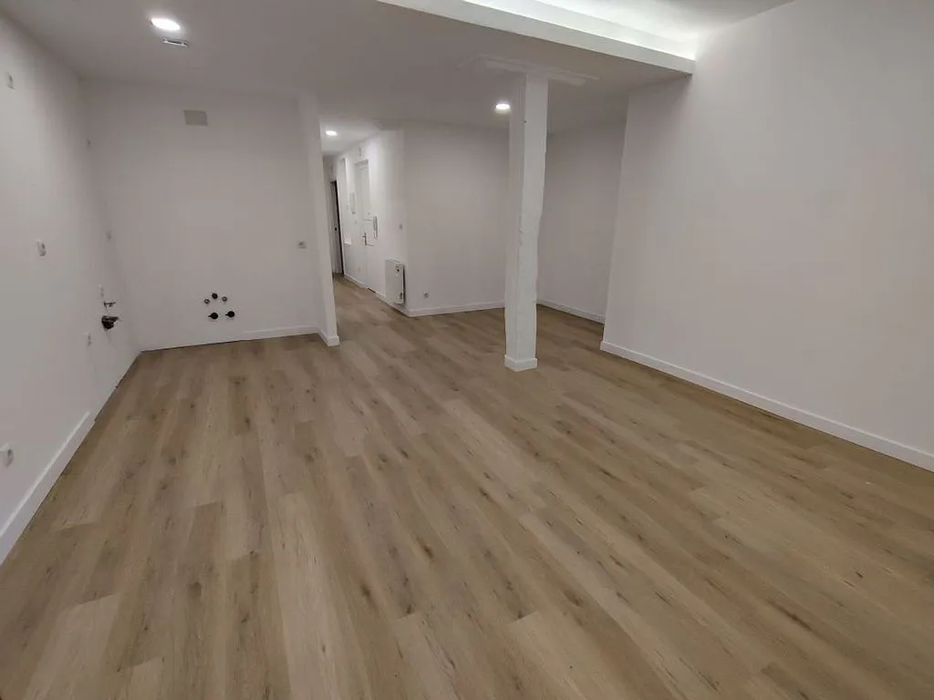 Pièces - Reformed Flat with Balcony in Bilbao's Old Town