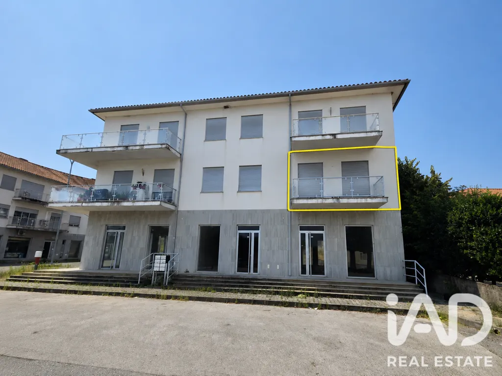 Exterior - T3 Apartment with Private Garage in Santa Comba Dão