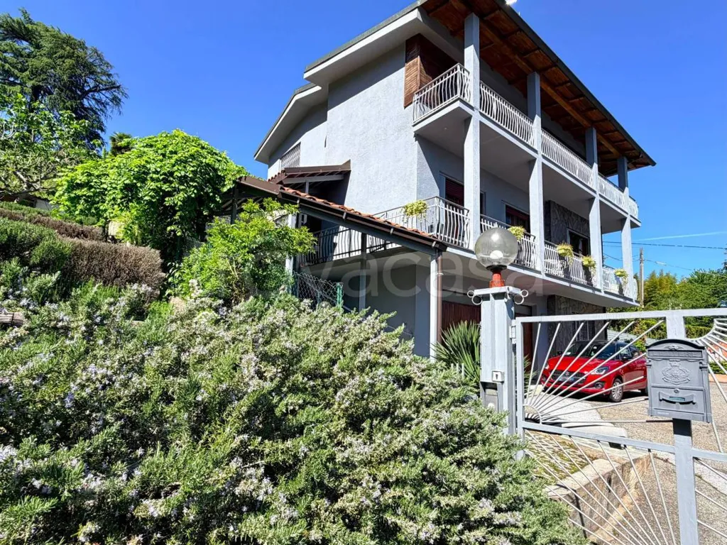 Esterno - Restored Villa with Garden in Bra