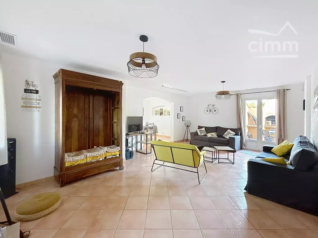 Séjour - Villa de Luxe avec Piscine à Aubignan