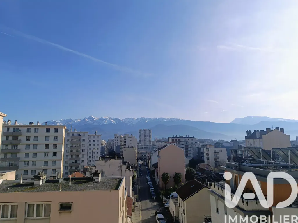 Balcone - Mountain-View Flat in Grenoble's Eaux-Claires