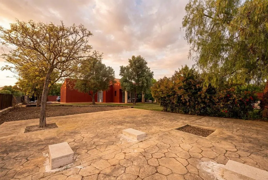 Garden - Single-Storey Villa with Pool in Sa Planera