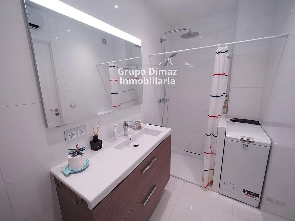 Salles de bain - Seafront Apartment with Balcony in Palamós