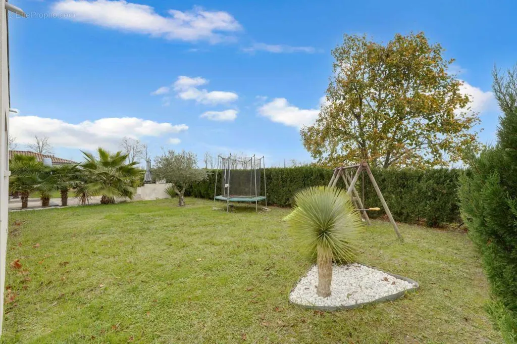 Aed - Architectural House with Pool Potential in Plaisance-du-Touch