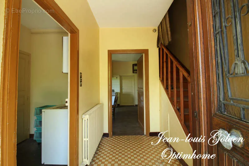 Entrée - Maison à Rénover avec Jardin à Saint-Ygest