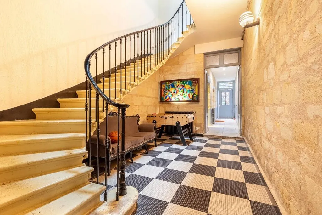 Toad - Mixed-Use Flat in Chartrons, Bordeaux