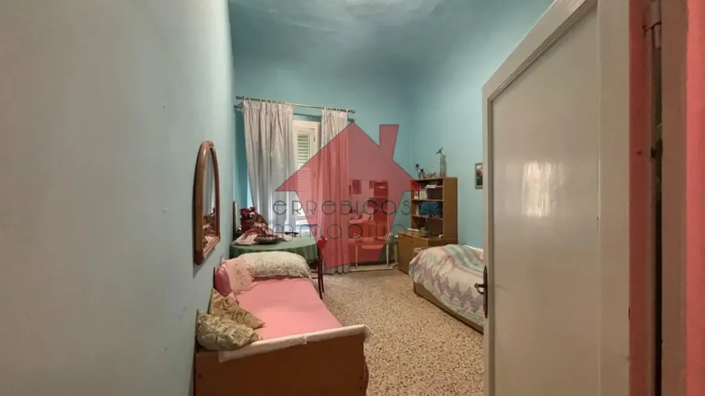 Chambres - Five-Bedroom Apartment with Garden in Empoli