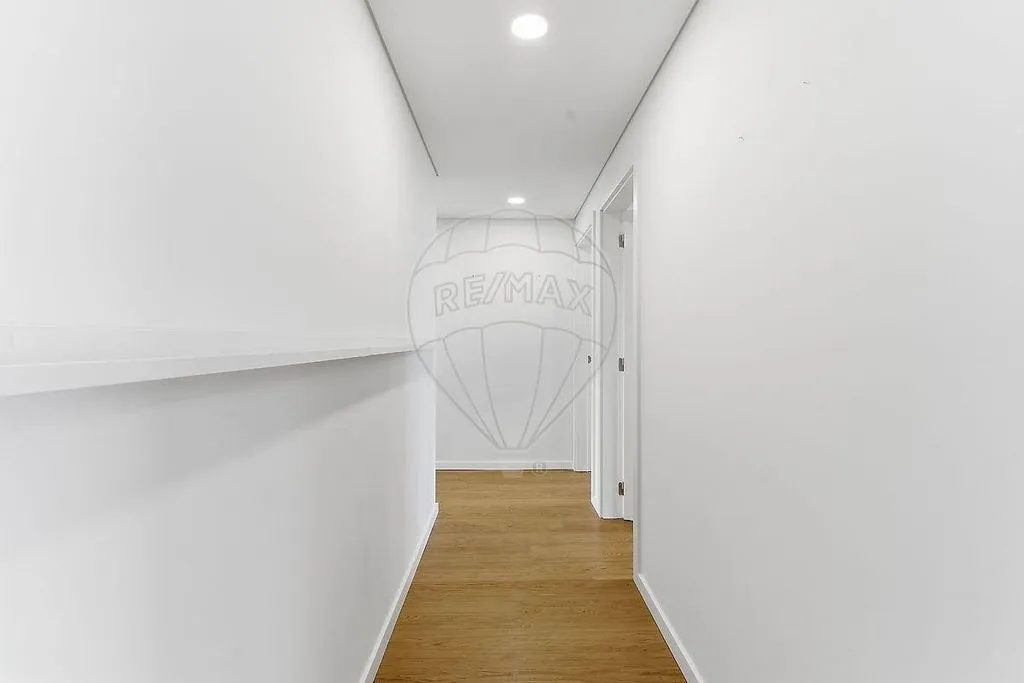 Esik - 3-Bedroom Penthouse with Terraces in Aveiro