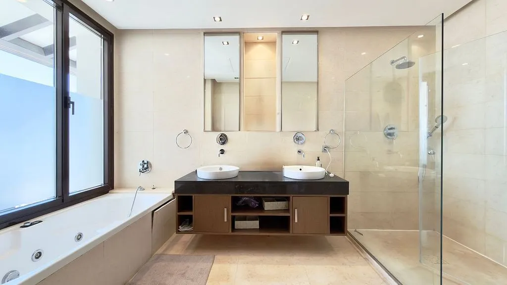 Salles de bain - Penthouse with Pool in Benahavís