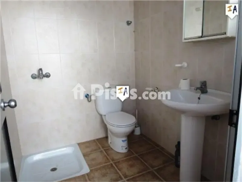 Vannitoad - House with Commercial Space in Mollina
