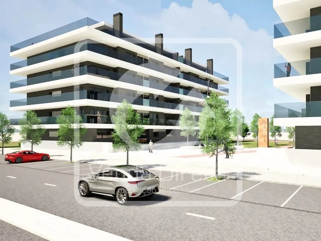 Luxury Flat with Balconies in Montijo
