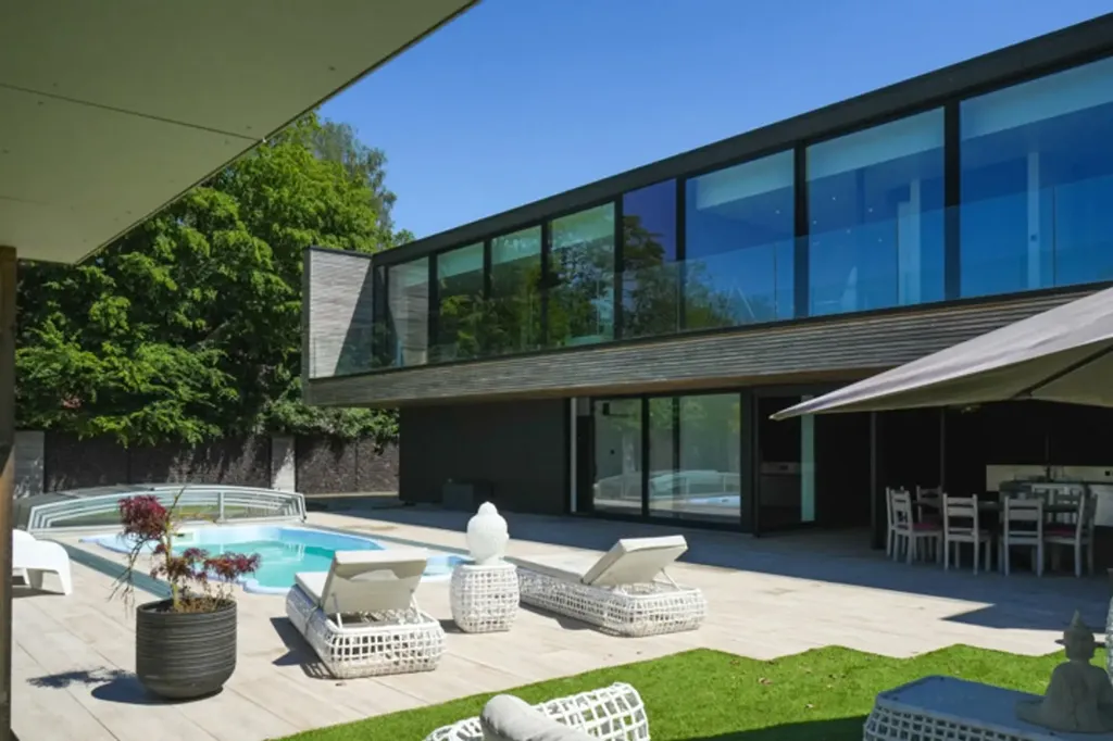 Bassein - Fully Automated Villa with Pool in Ath