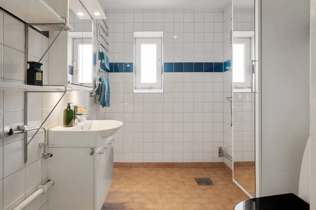 Vannitoad - Spacious 2.5-Bedroom Flat with West-Facing Terrace in Hammarbyhöjden