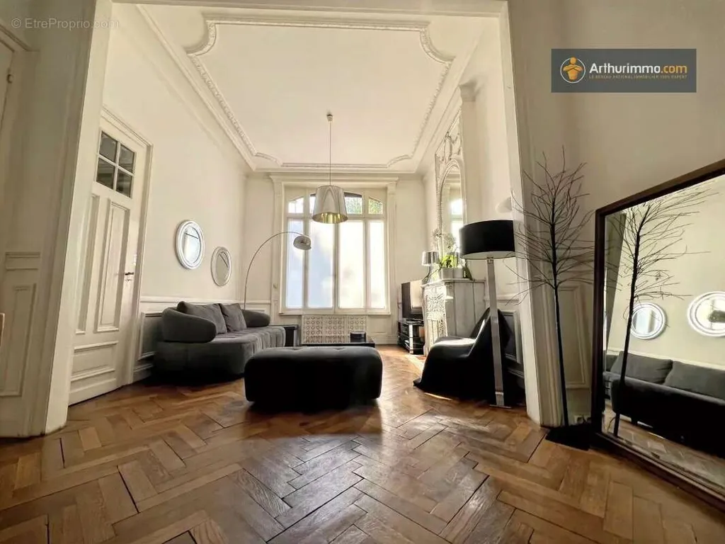 Soggiorno - Authentic Bourgeois House with Garden in Roubaix