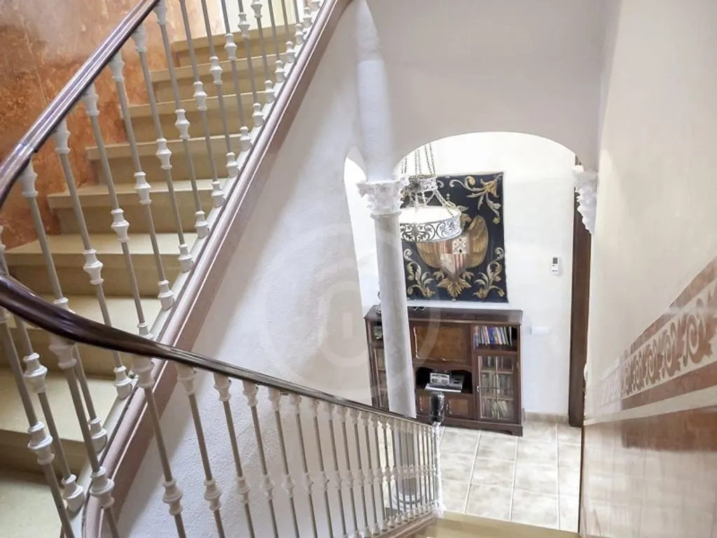 Pièces - Neoclassical House with Beach Proximity in Premià de Mar