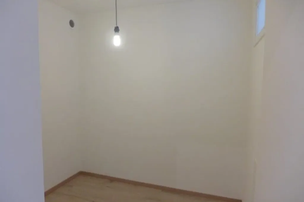 Stanze - Fully Renovated 3-Bed Apartment in Kontich