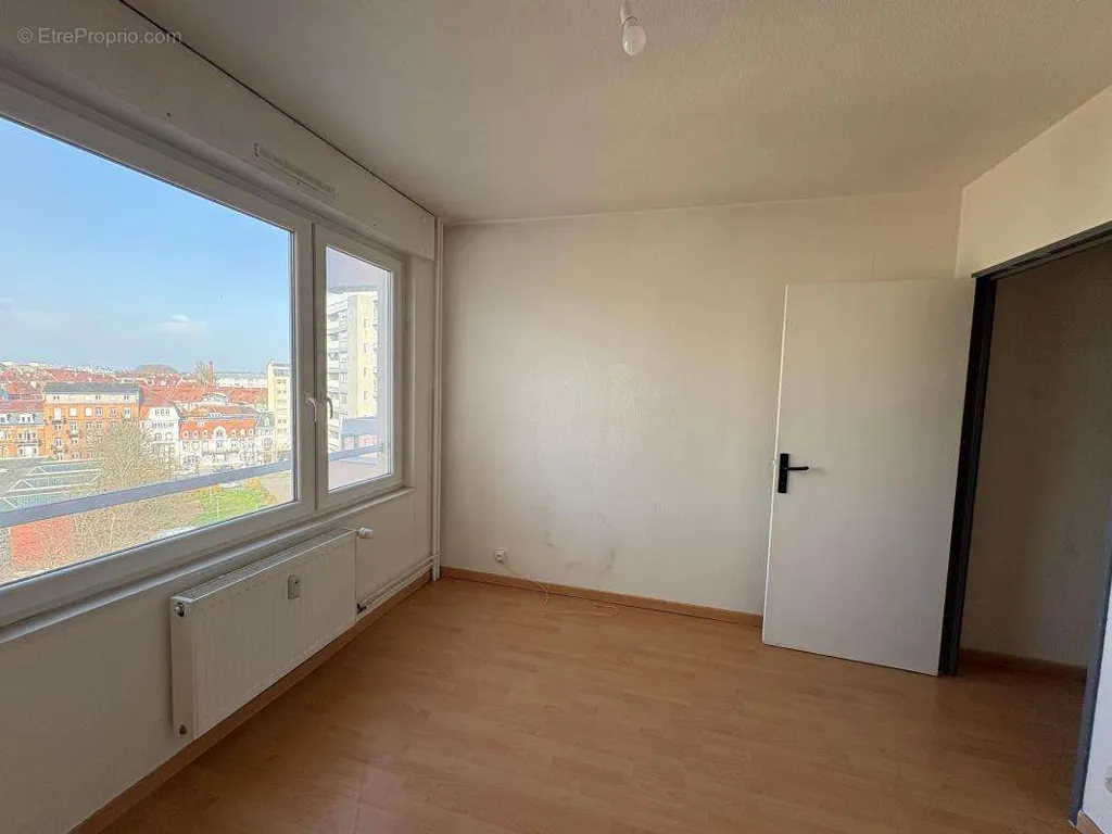 Stanze - 2-Bedroom Apartment with Balcony in Esplanade