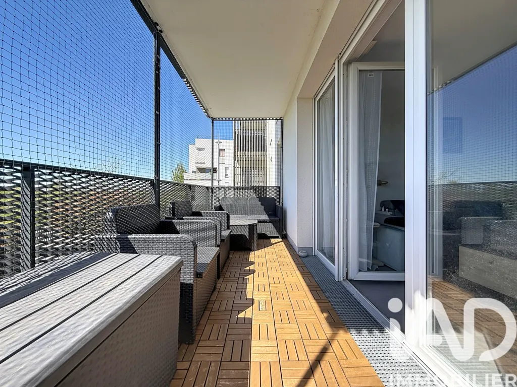 Rõdu - Apartment with Terrace in Bondoufle