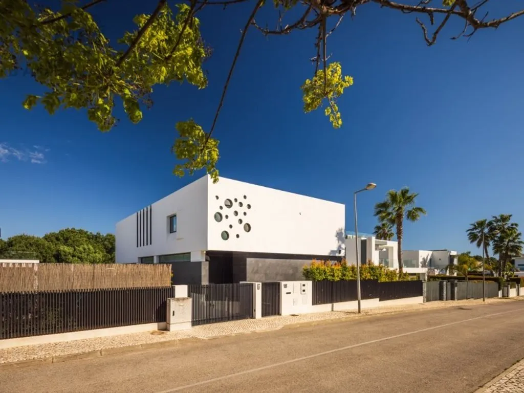 Exterior - Contemporary Villa with Golf View in Vilamoura